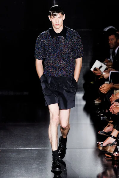 Look 10